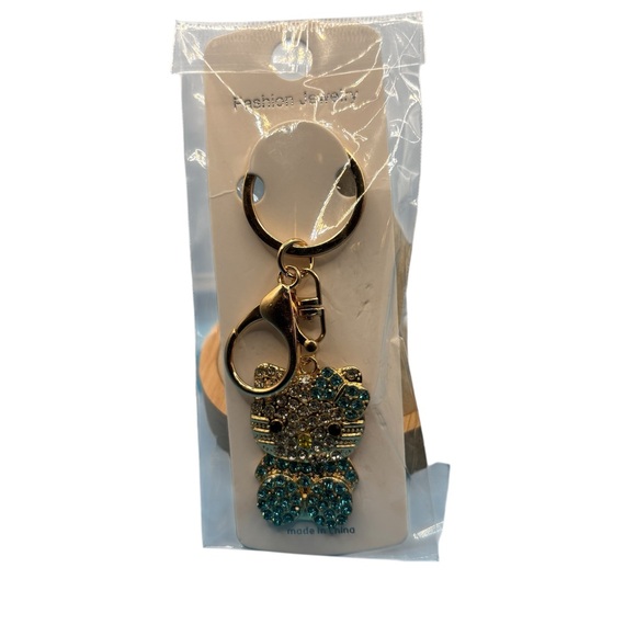 Hello Kitty Style Keychain with Teal blue Crystals - Picture 3 of 3
